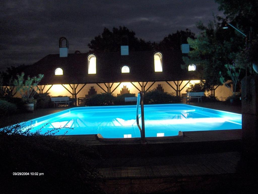Romantik Camping Es Panzio Bük Exterior foto